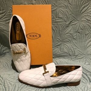 new authentic best wholesaler undefeated x Tod's Shoes | Tods White Quilted Loafers With Gold Accents | Poshmark new authentic best wholesaler undefeated x Tod's Shoes | Tods White Quilted Loafers With Gold Accents | Poshmark